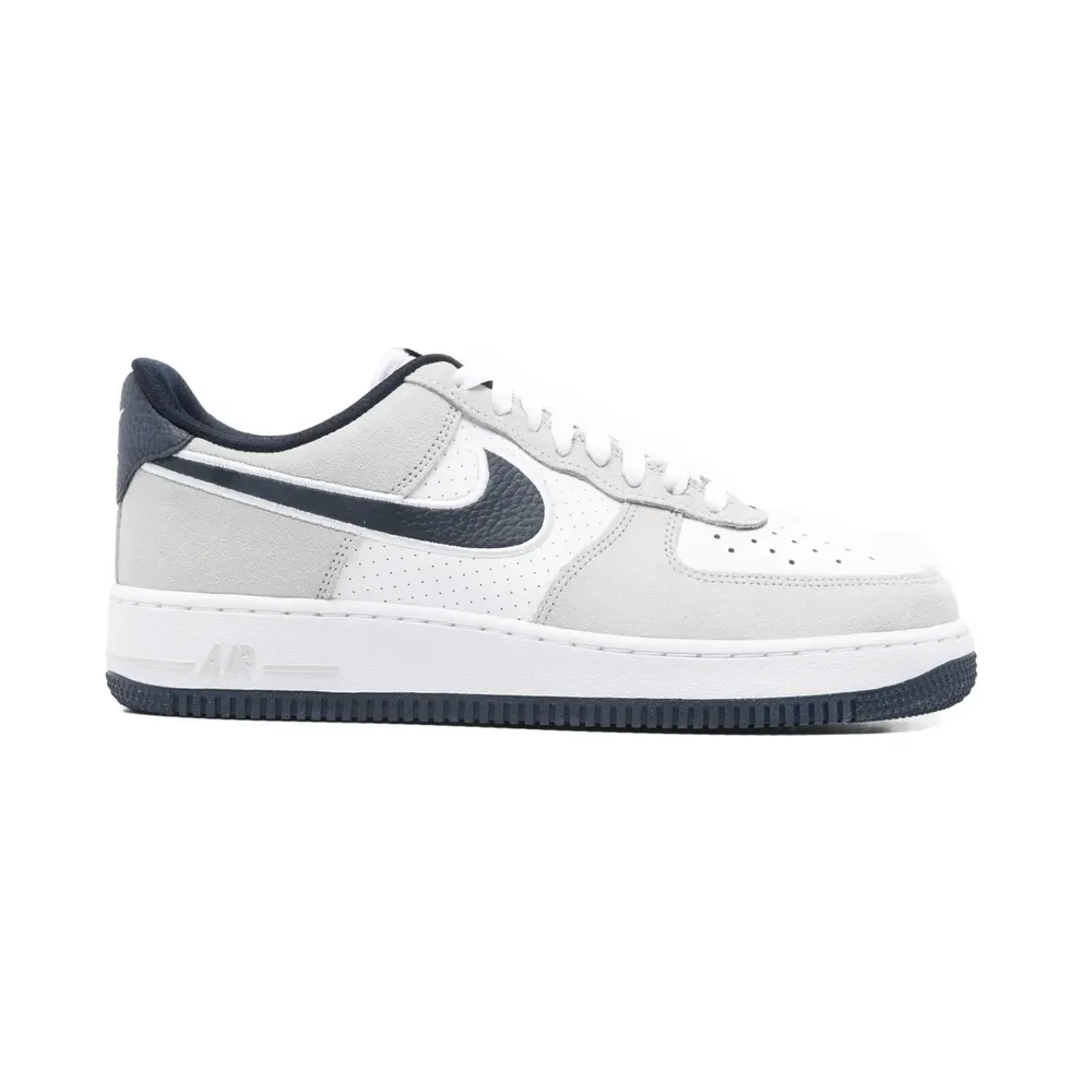 Nike Air Force 1 ’07 LV8 with vlakken – Grey (IO2077)
