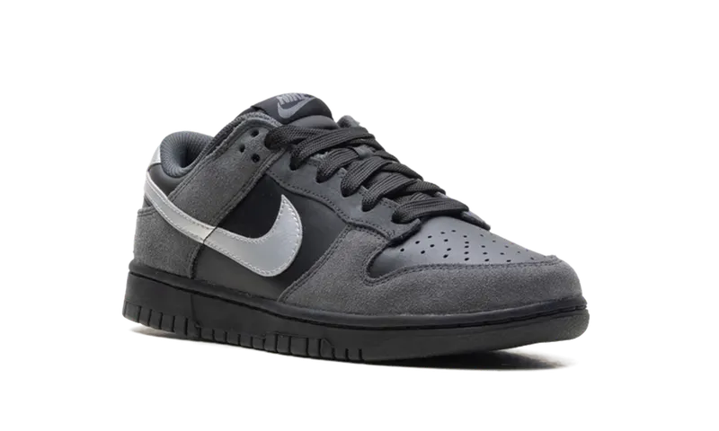 Nike Dunk Low “Anthracite / Metallic Silver” (II7636-001)