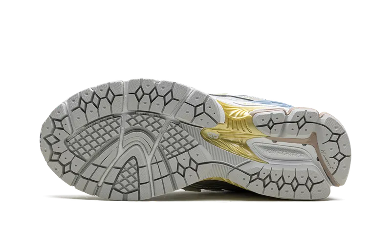 New Balance 1906R “Kith- White” (M1906RKC)