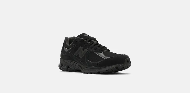 New Balance 2002R “Triple Black Suede” (U2002RBL)