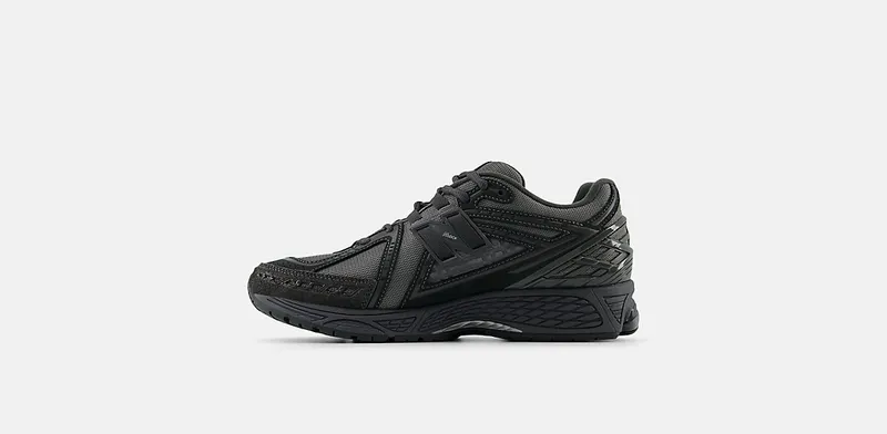 New Balance 1906R “Greyscale” (M1906RHX)