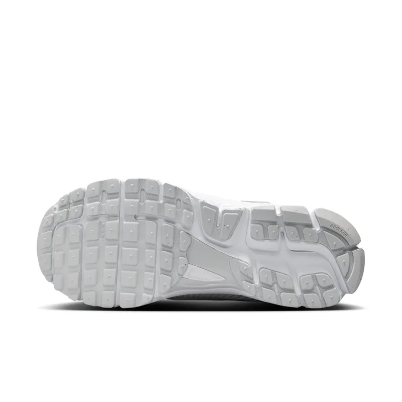 Nike Air Zoom Vomero “White/Metallic Silver/Summit White” (HF7723-100)