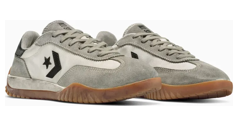 converse-sneaker A17733C