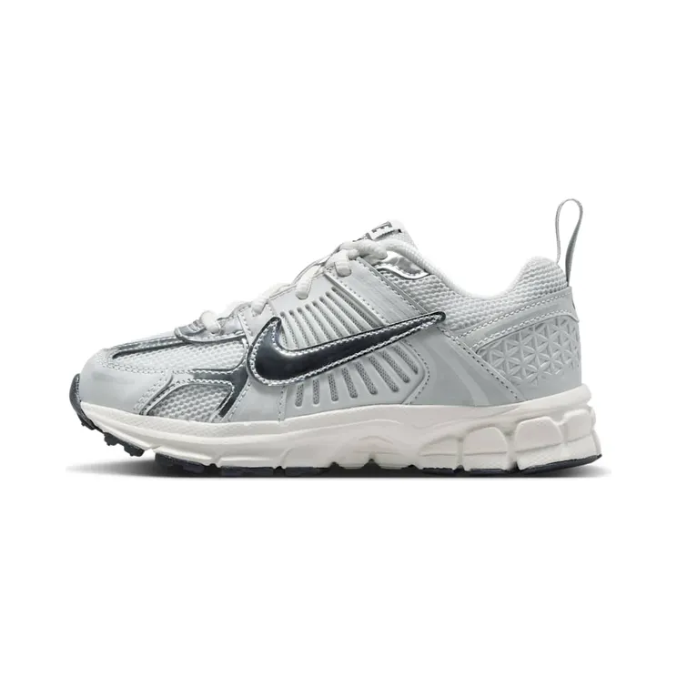 Nike Zoom Vomero 5 “Photon Dust / Gridiron / Sail / Chrome” (IR4587-001)