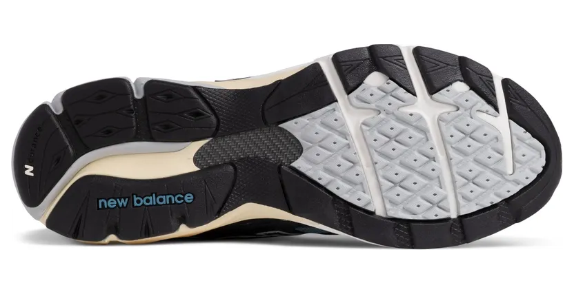 new-balance-990 MR990V3-38857