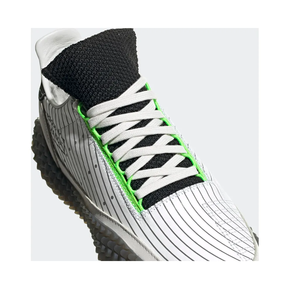 adidas Kamanda Crystal White / Crystal White / Core Black (EE7077)