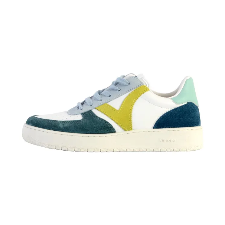Victoria Blue (125822836)