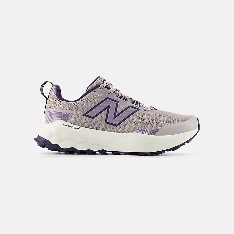 NEW BALANCE Garoé V2 “TRUFFLE SALT / BOYSENBERRY / BLACK” (WGARO9TS)