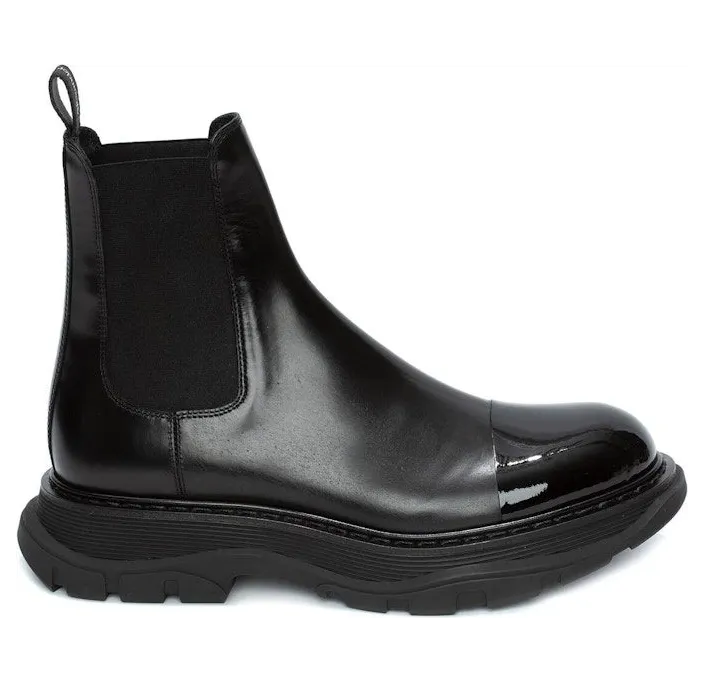 Alexander McQueen Shiny Toecap Tread Chelsea Boot Black (610814WHXH81000)
