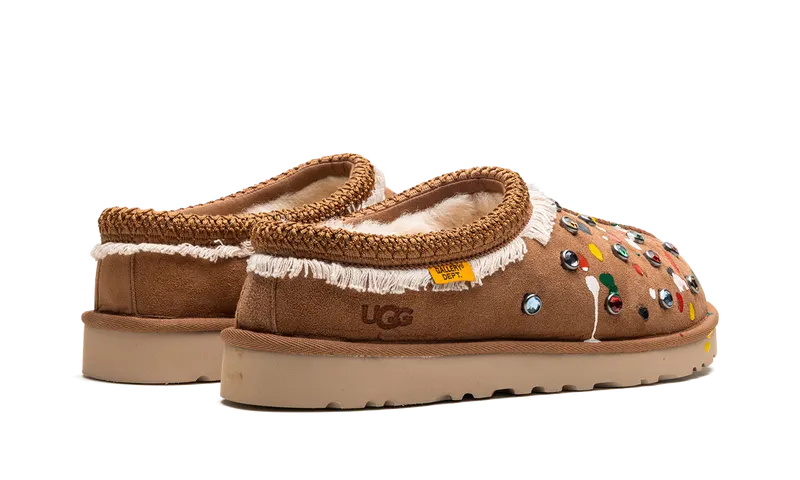 Ugg Tasman Slide “Gallery Dept. – Chestnut” (1166952-CHE)