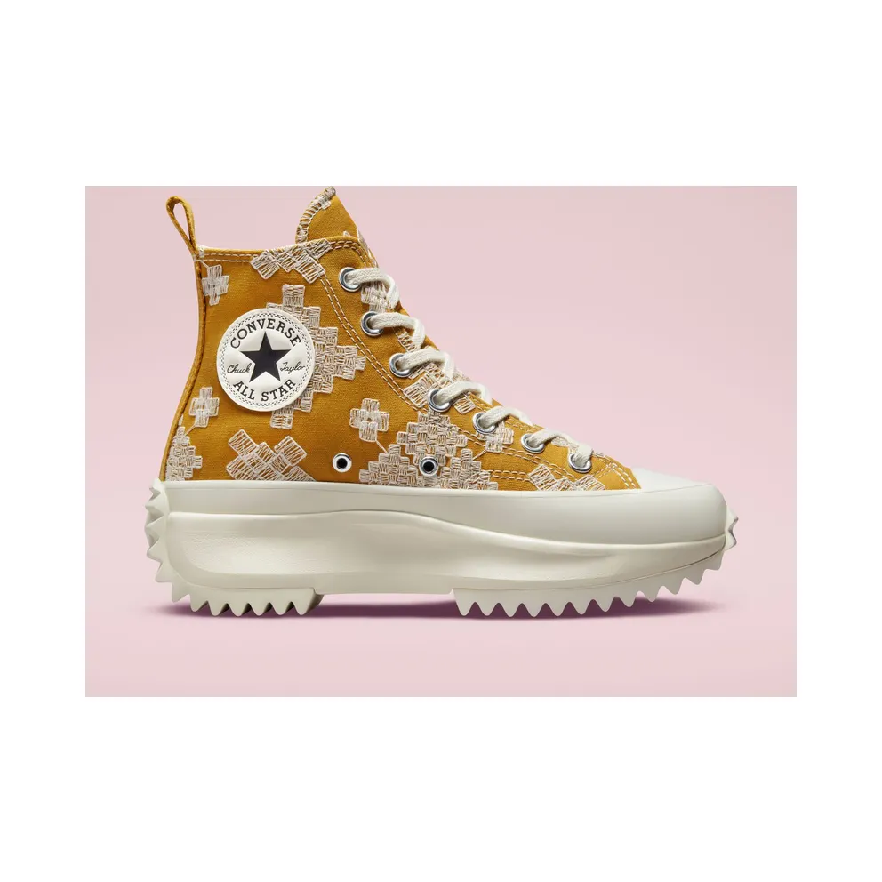 Converse Run Star Hike Platform mit farblich abgestimmter Stickerei Goldtone/Egret/Egret (A02231C)