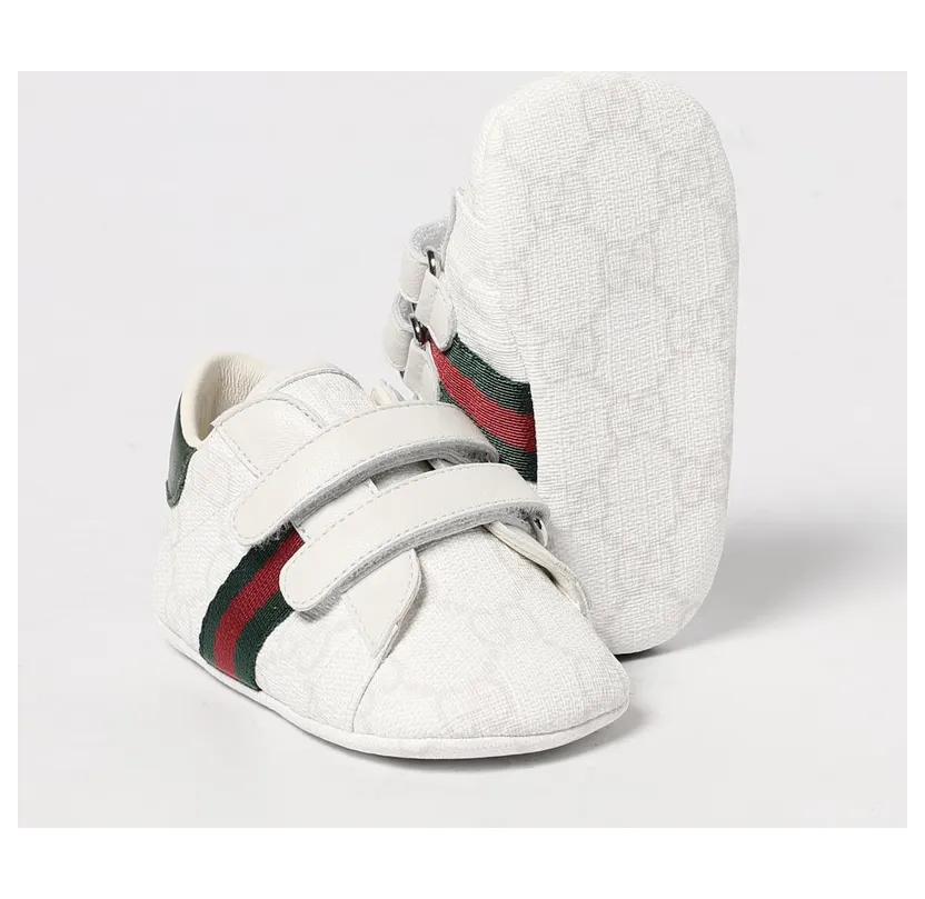 Gucci Sneakers White (812577FAEG79043)