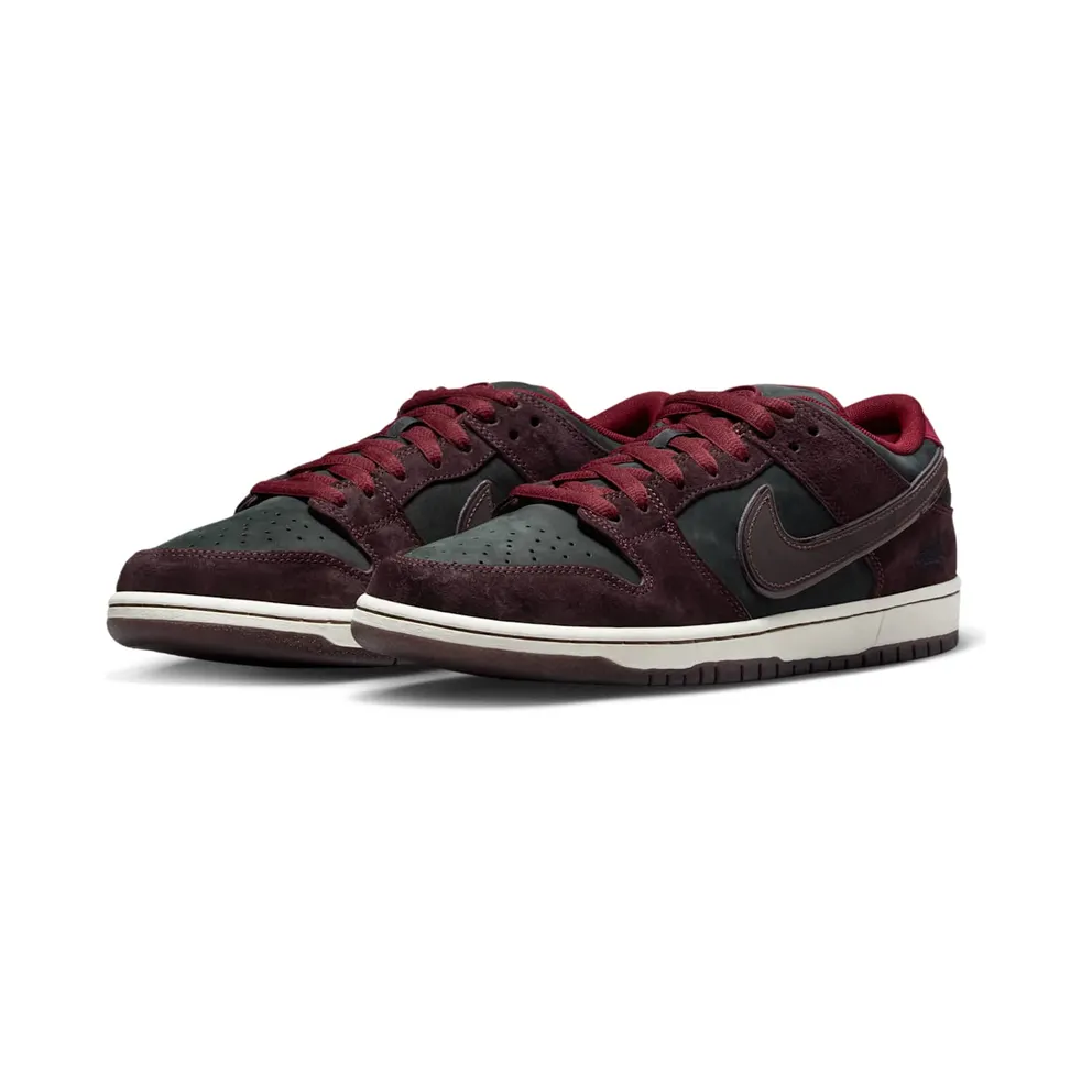 Nike SB Dunk Low “Riot Skateshop” (FZ1289-200)