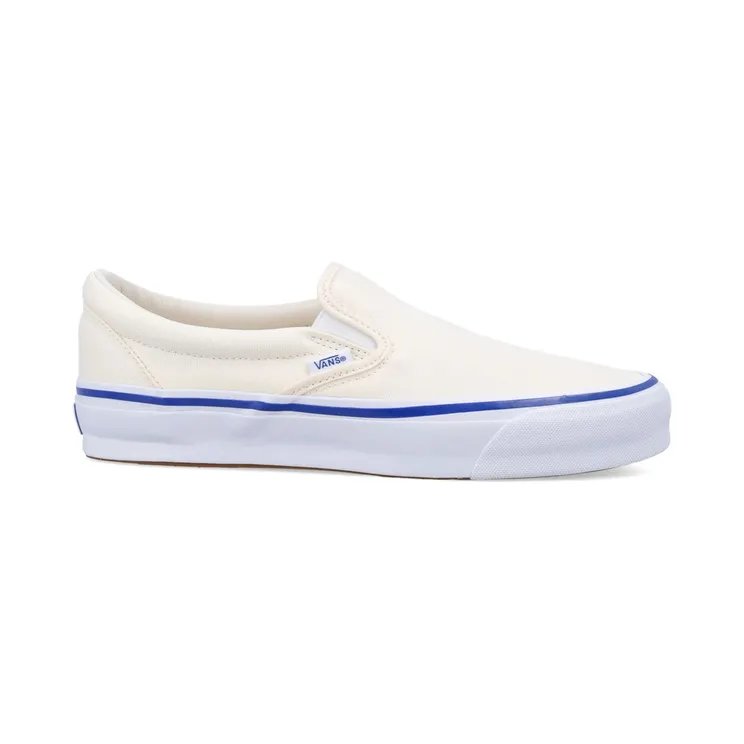 Vans Slip-On “White” (VN000CSEOFW1)