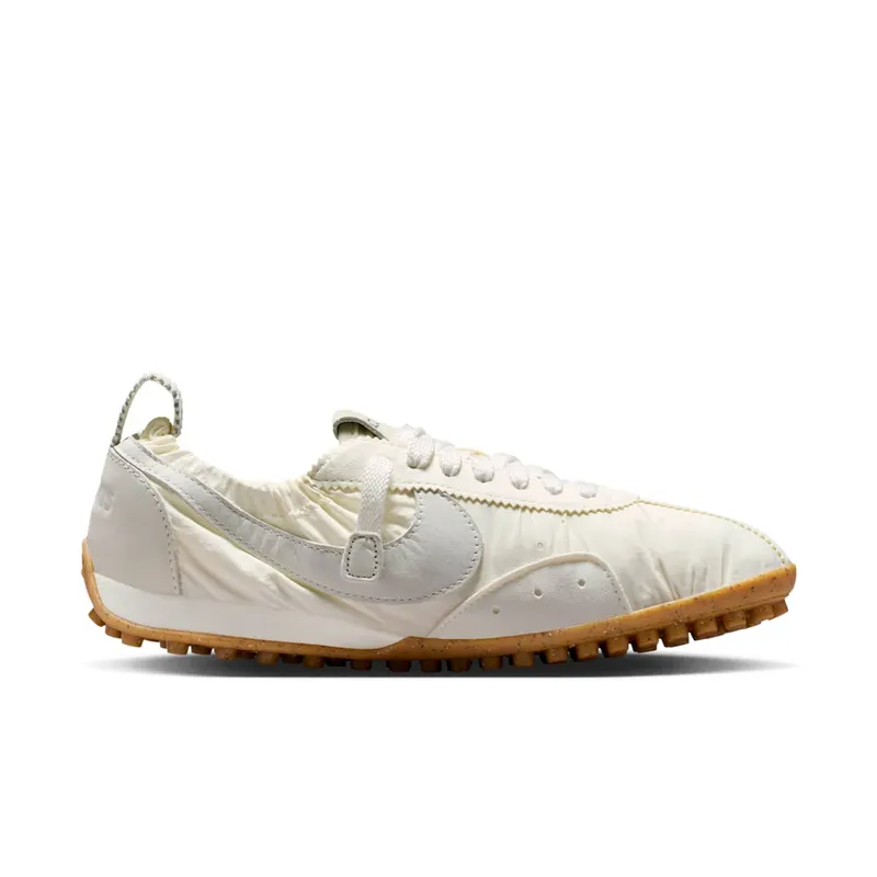 Nike Moon Shoe “Jacquemus – Soft Pearl” (HV8547-002)