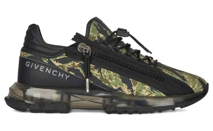 Givenchy Spectre Sneakers mit Camouflage-Print – Schwarz (BH00AFH1UV)