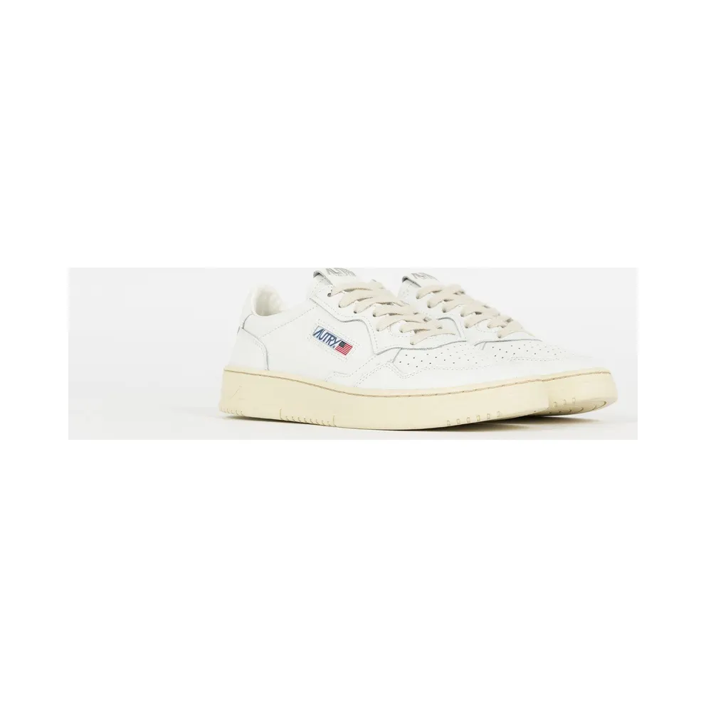 Autry Medalist Low LL15 “White” (AUL-LL15-WHT)