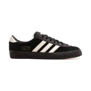 adidas Gazelle SPZL F.C. “Core Black”: zwart op zwart, met één gouden detail