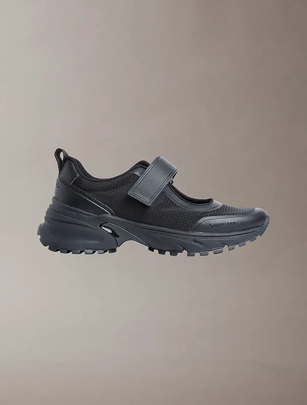 Calvin Klein Trailblazer — Velcro Runner “TRIPLE BLACK” (HW0HW031410GJ)