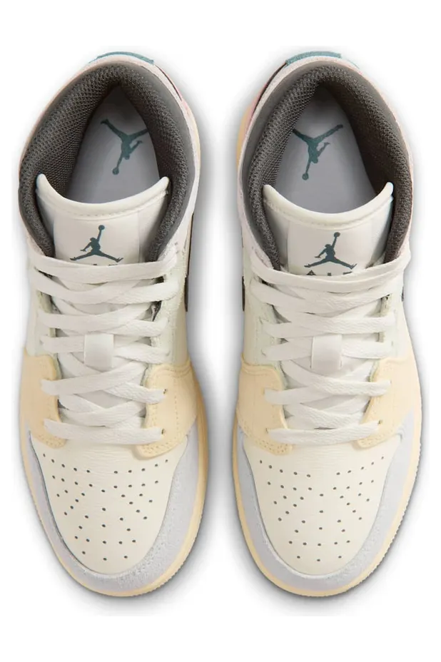 air-jordan-1 IB7053-100