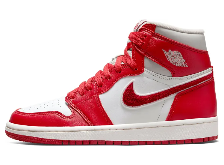 Air Jordan 1 High OG Varsity Red (DJ4891-061-W)