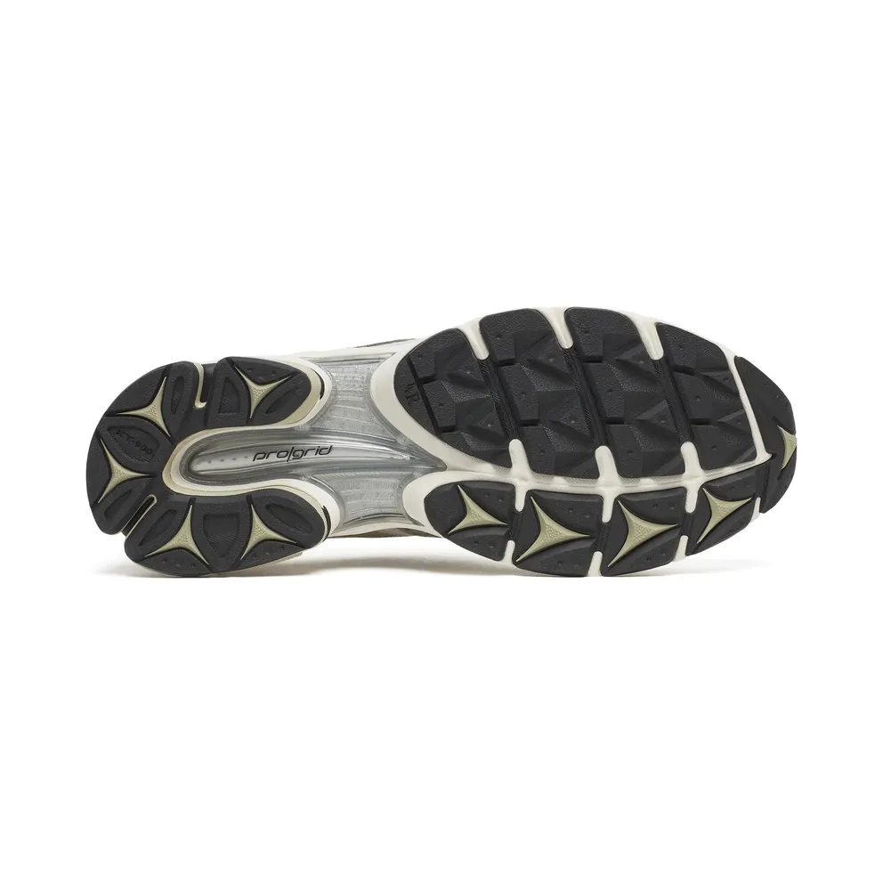 SAUCONY ProGrid Triumph 4 “White Onyx / Elm” (S70704-27)