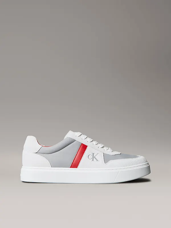 Calvin Klein Ck Baseline – Leather Signature Logo “TAUPE SMOG/WHITE/ADRENALINE RUSH” (YM0YM0139505U)