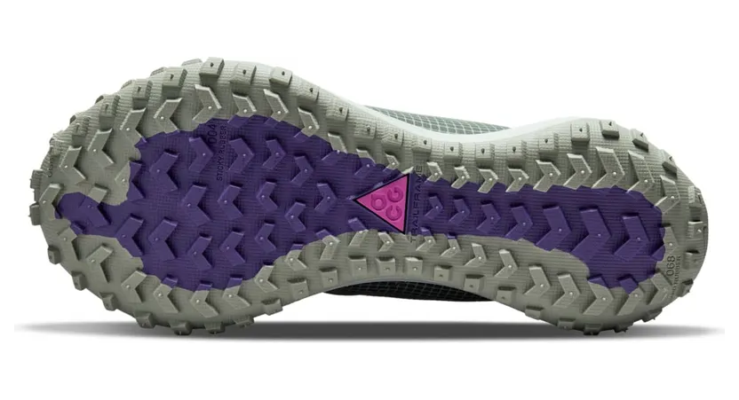 nike-acg CT2904-300