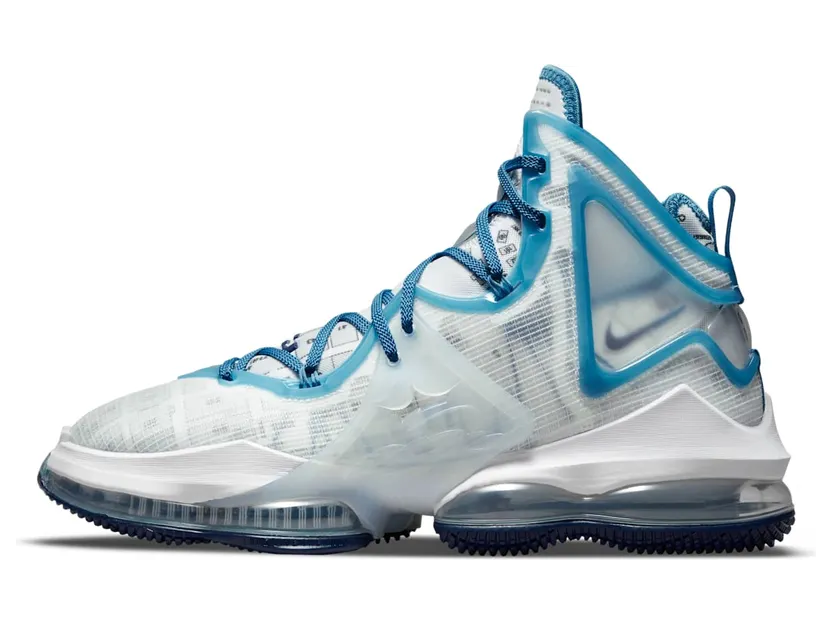 LeBron 19 Wit (DC9338-100)