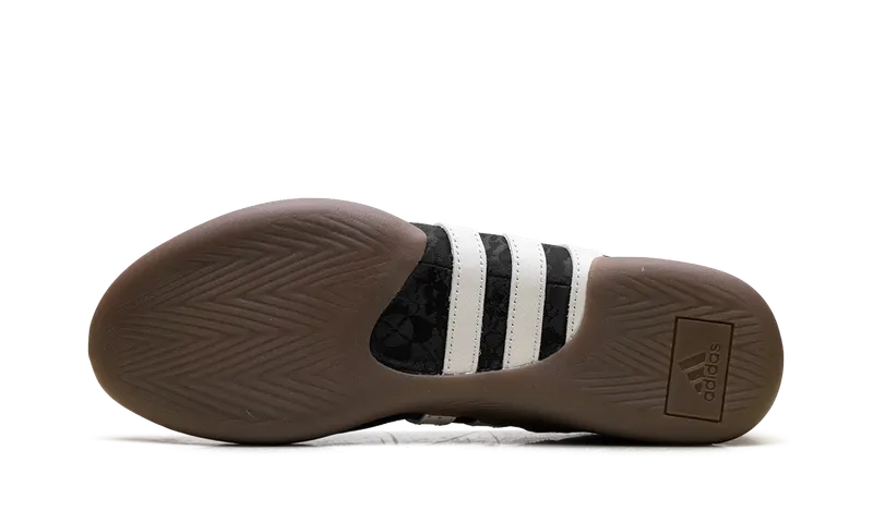 adidas Taekwondo Mei “Core Black”: plat profiel met een verborgen bloemenprint (4)