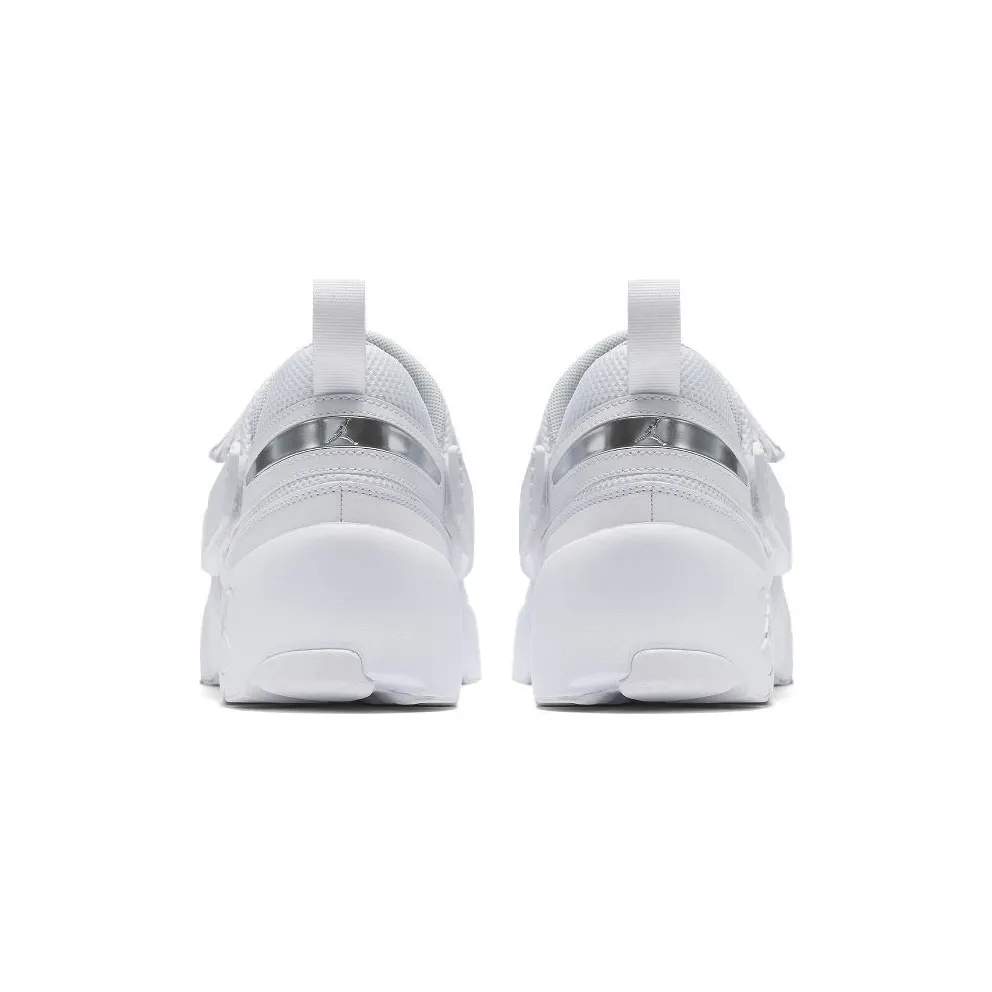 Jordan Trunner LX Triple White White/Pure Platinum (897992-100)