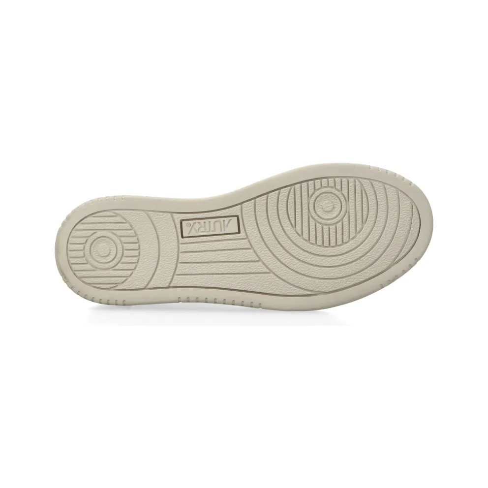 Autry Medalist Low W (leat / elep bk / pinecone) – AULWLE15