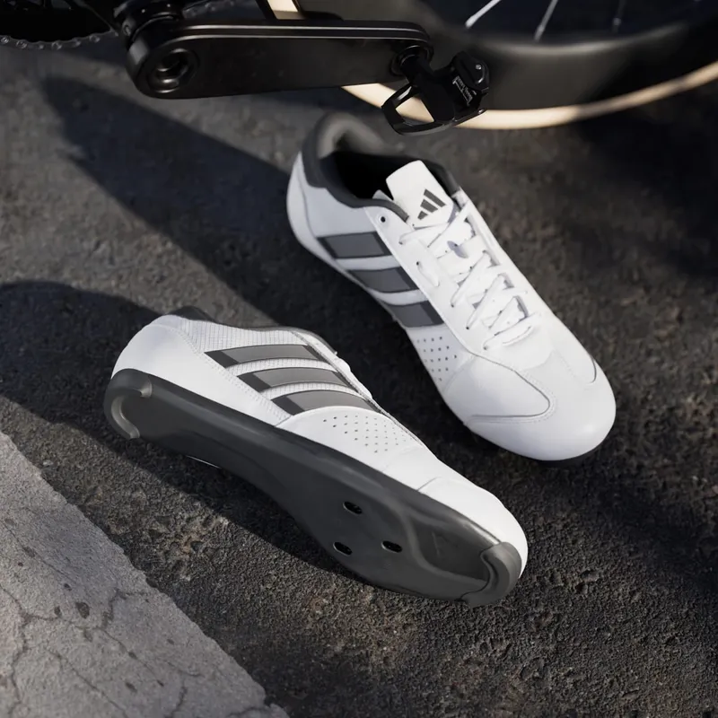 Adidas Heritage Road Fietsschoenen Cloud White / Carbon / Carbon (IE1396)