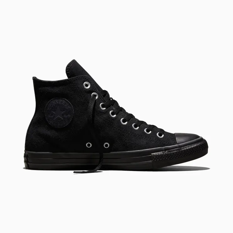 Shai's zwarte Chuck 70 'Charm Black' (A18994C) staat weer bij Converse — €80 bij de bron