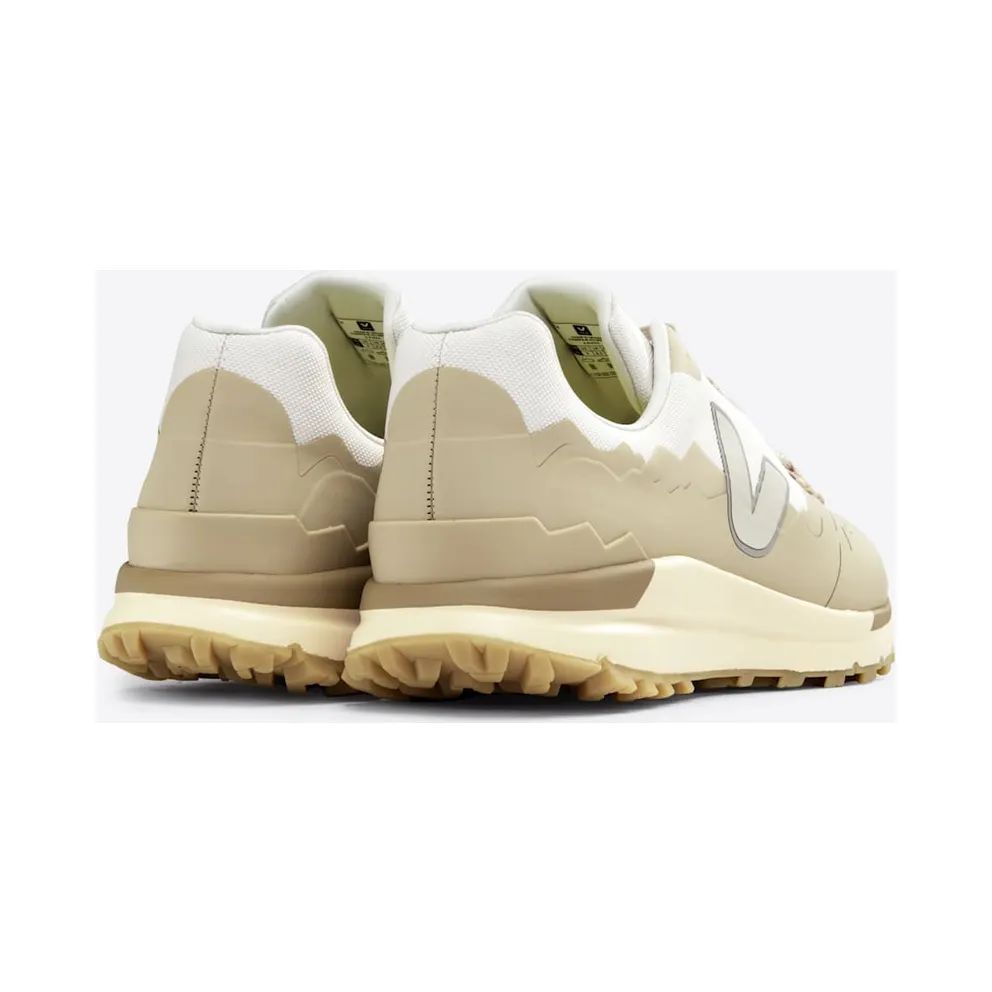 Veja FITZ ROY TREK SHELL GRAVEL PIERRE ALMOND – “Beige” (FR2303371A)