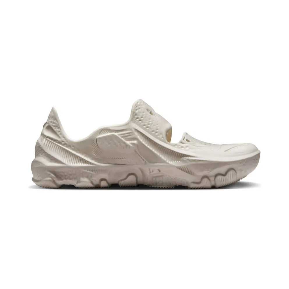 Nike ISPA Universal “Natural Black” (DM0886-103)