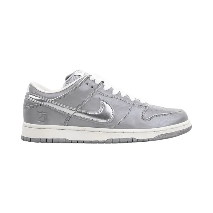 Nike Dunk SB Low Medicom 3