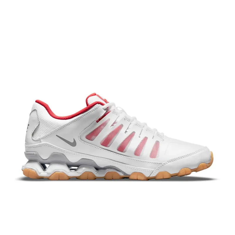 Nike Reax 8 TR “White Wolf Grey Chile Red” (621716-103)