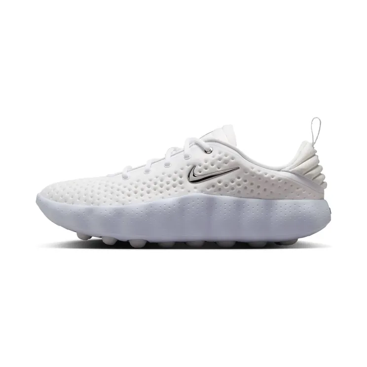 Nike Mind 002 “White Vast Grey” (HQ4308-100): stil wit met een zilveren accent