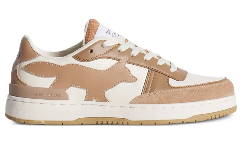 Maison Kitsuné Chiru mit Fuchs-Applikation Nude (MW04804LR00340281)