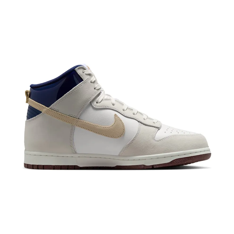 Nike SB Dunk White/Ivory/Sand Dune/Blue Void/Dark Team Red (IU4491-100)