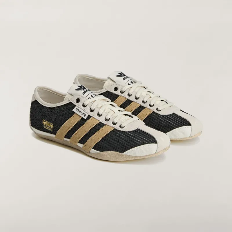 adidas Tokyo “Black/Gold”: ingetogen luxe voor de avond (3)