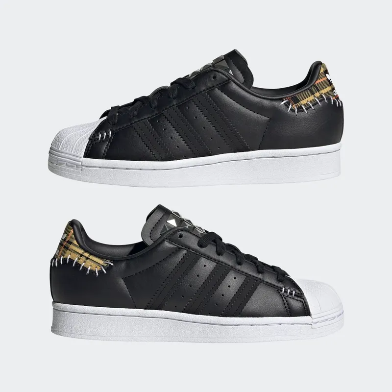 adidas Superstar Core Black / Core Black / Team Colleg Gold (GY3361)
