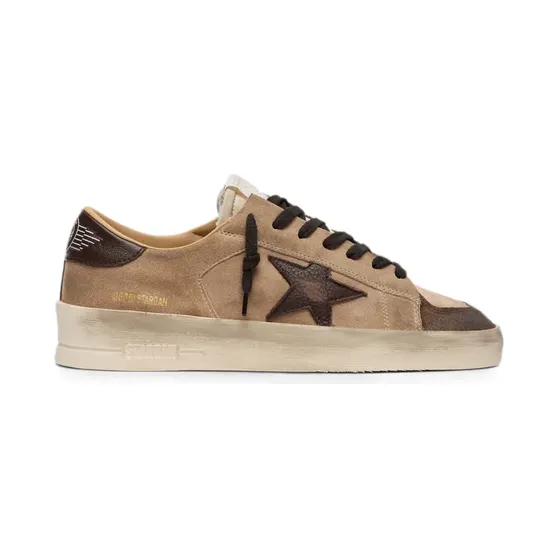 Golden Goose Stardan Wildlederkappe, Nylonzunge, Obermaterial aus Wildleder, Stern und Absatz – Nude (GMF00128F008514)