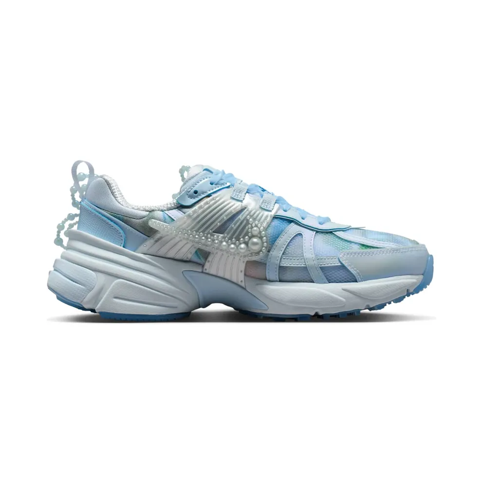 Nike V2K Run “Susan Fang” (IB7426-400)