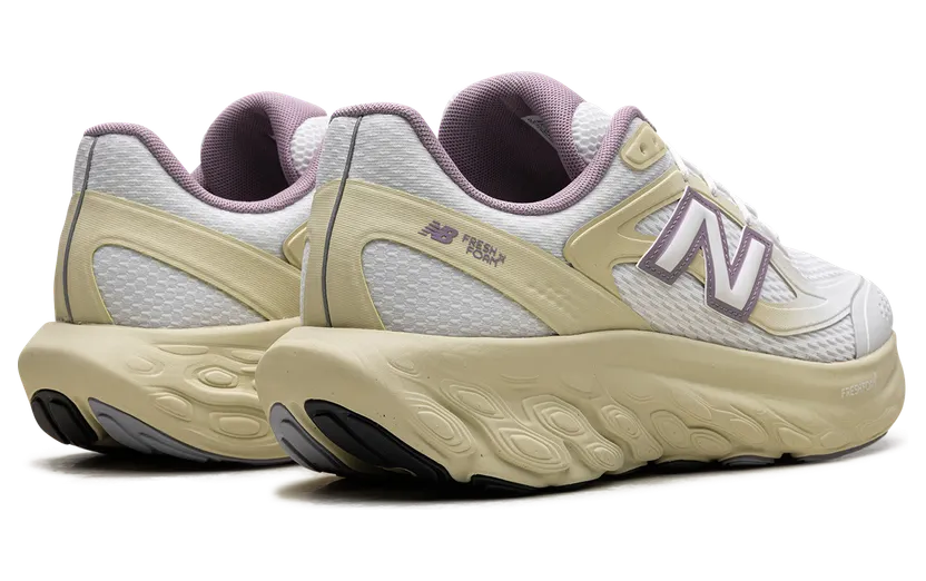 new-balance-sneaker UTRNQB