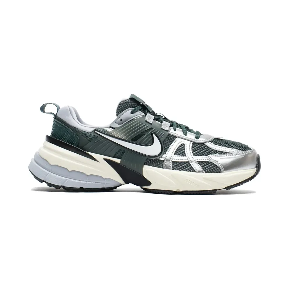Nike V2K Run Velvet Brown/White/Black/Baroque Brown – Bruin (HJ4497)