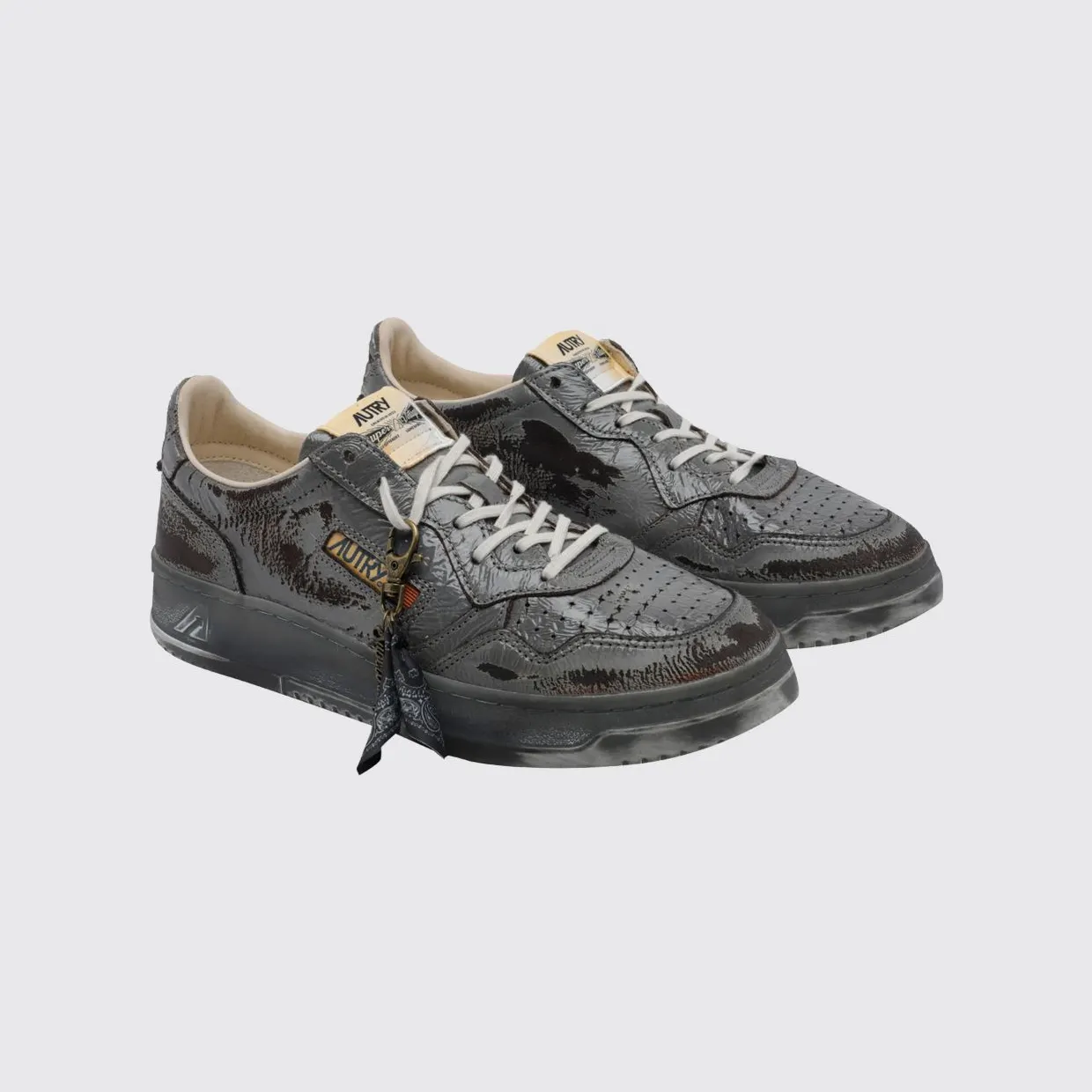 Autry Medalist Low Super Vintage Patent Leather Sneakers with Worn Effect Grey (AVLMTW02)