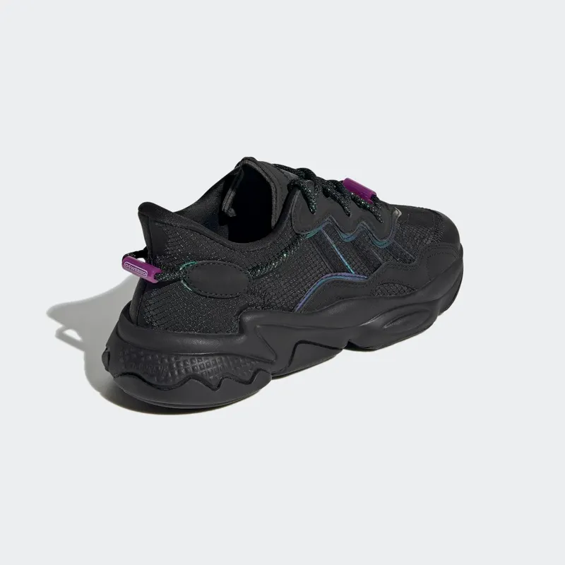 Adidas OZWEEGO Core Black / Core Black / Sonic Fuchsia (GW3318)