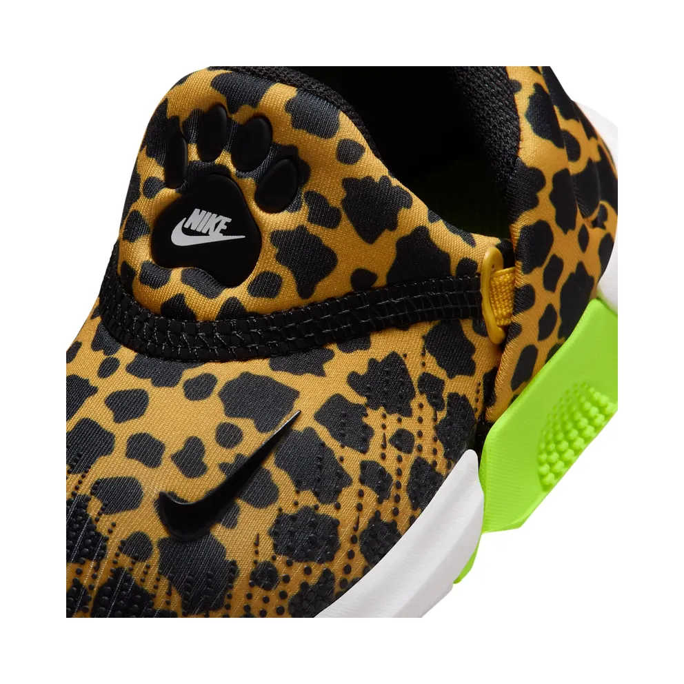 Nike Swoosh Go “University Gold / Volt / White / Black” (IV5719-700)